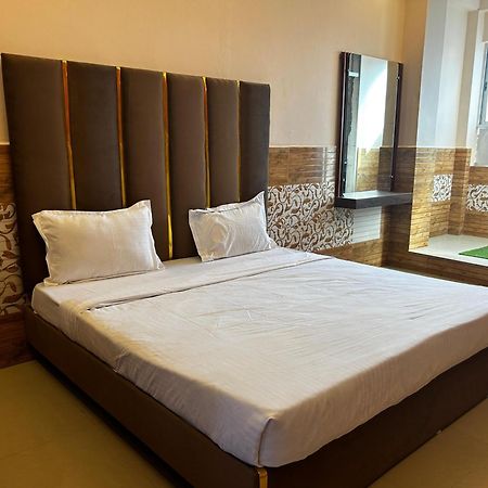 Hotels7Apple Mahoba Экстерьер фото