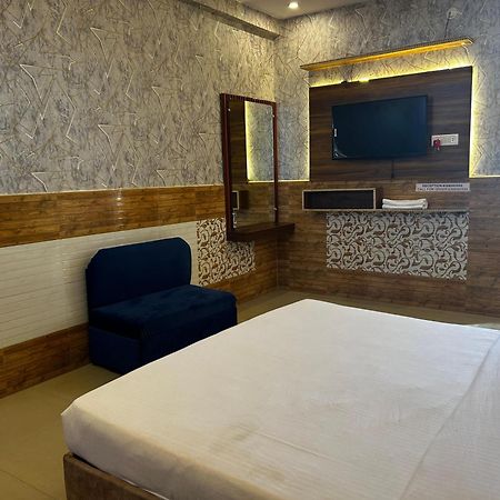 Hotels7Apple Mahoba Экстерьер фото