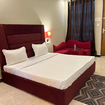 Hotels7Apple Mahoba Экстерьер фото