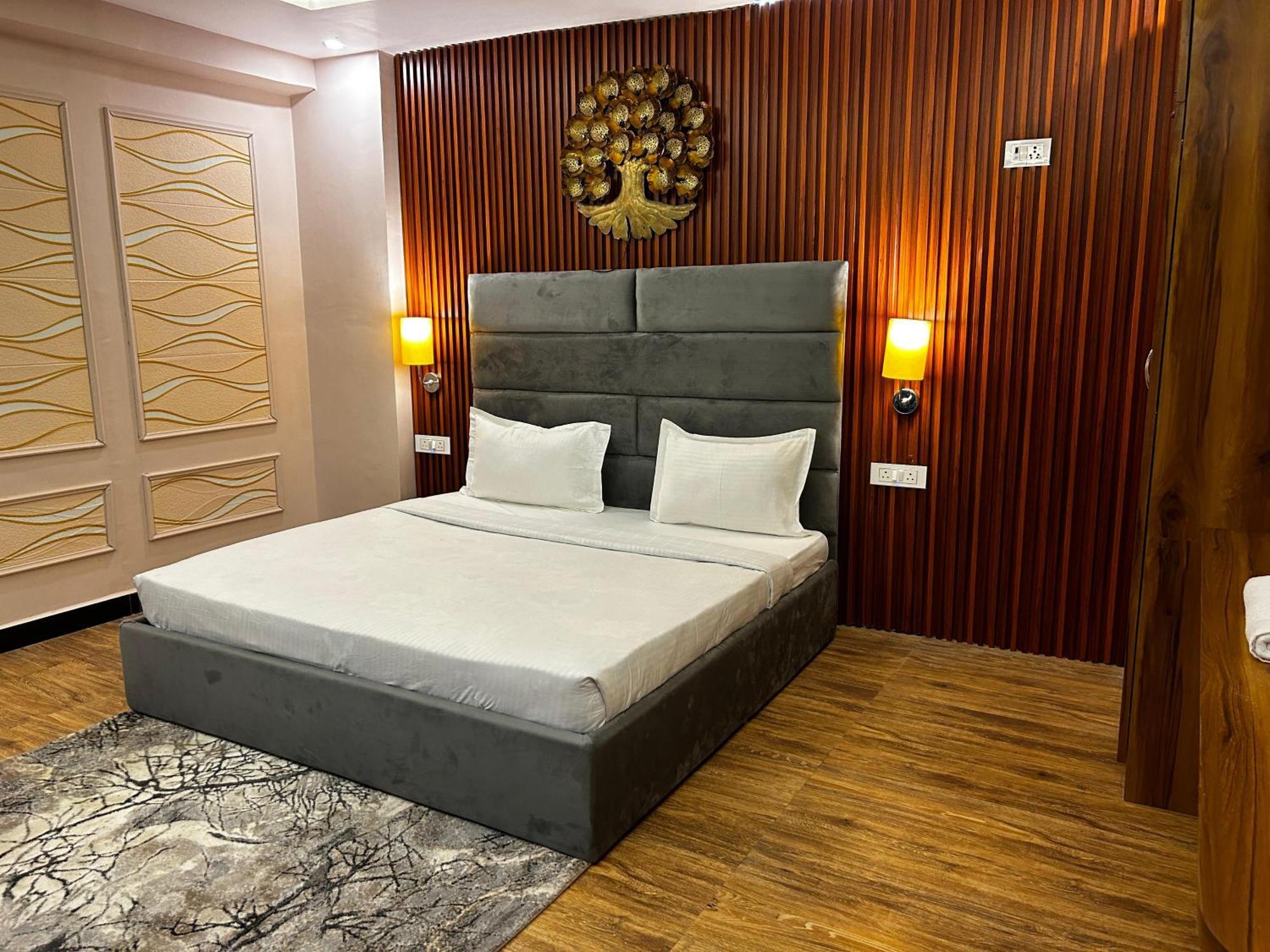 Hotels7Apple Mahoba Экстерьер фото